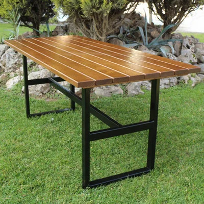 Biergarten Table End View